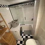 Cute, Quiet And - Self Check In 公寓