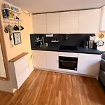 Cute, Quiet And - Self Check In Apartment *