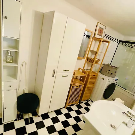 Διαμέρισμα Cute, Quiet And - Self Check In