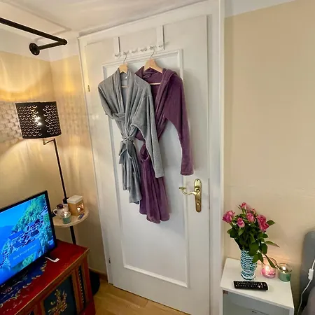 Апартаменты Cute, Quiet And - Self Check In