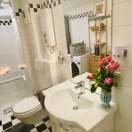 Апартаменты Cute, Quiet And - Self Check In